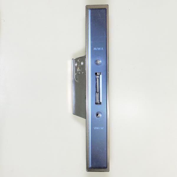 アルプラクラスK3　鎌錠ケース　エアパス勝手口ドア/テラスドア/勝手口ドア　MIWA製　A8DL1496