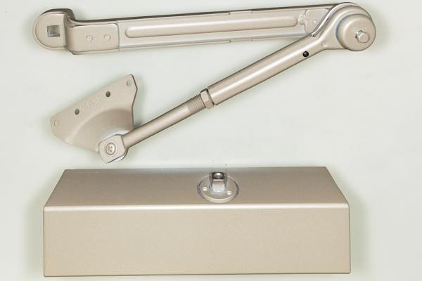 室外側取付ドアクローザーセット　色 : CH　CHBS-DC1-NKD